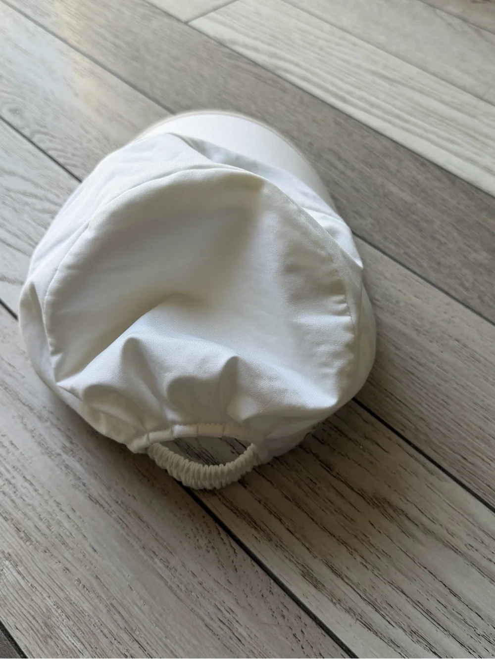 Louis Castel Women’s White Crown Detail Cap